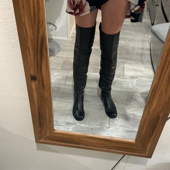❤️🔥 Stuart Weitzman OTK Boots ❤️🔥 - Picture 6 of 17